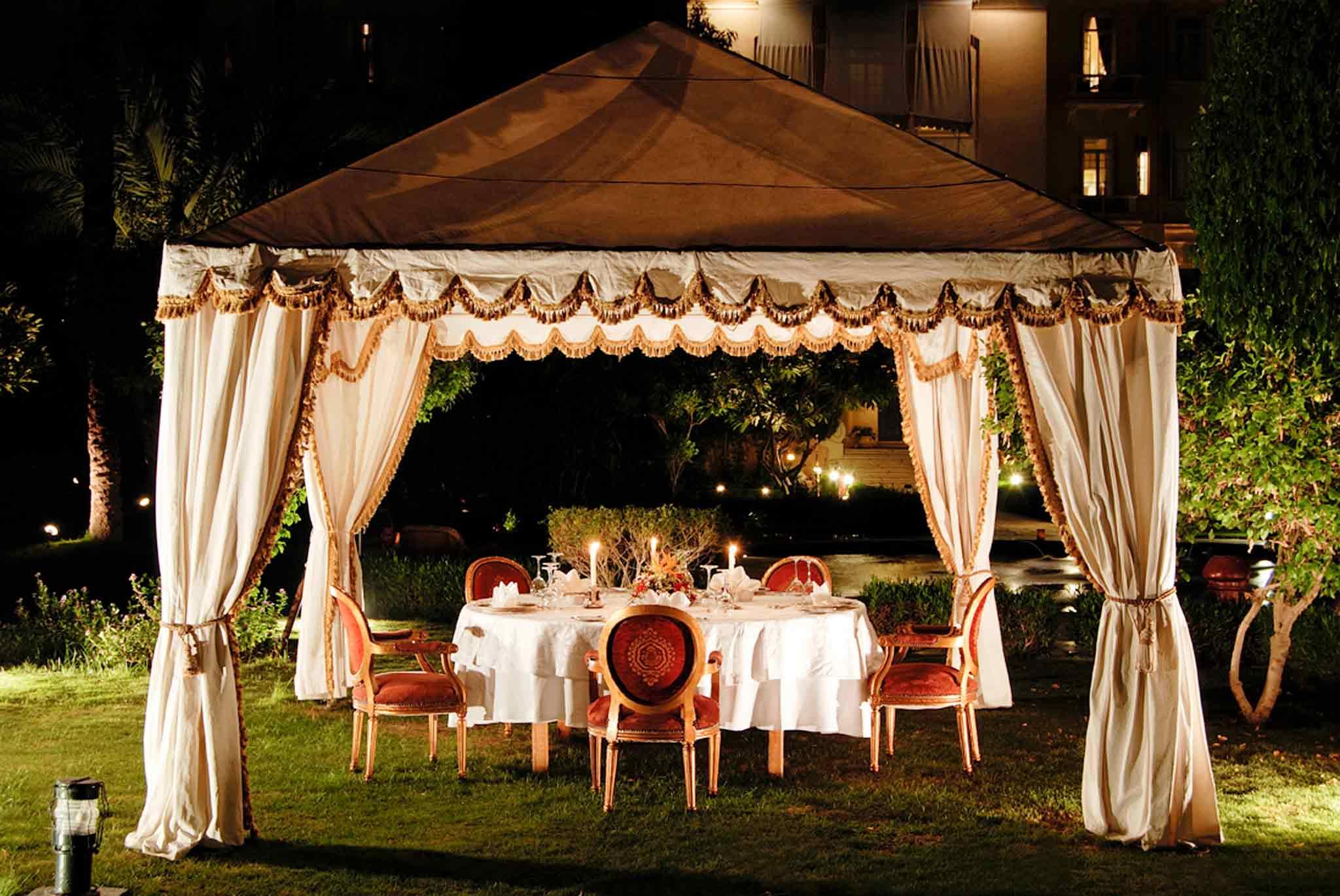 Pavillon Winter Luxor Hotel Екстериор снимка A tent