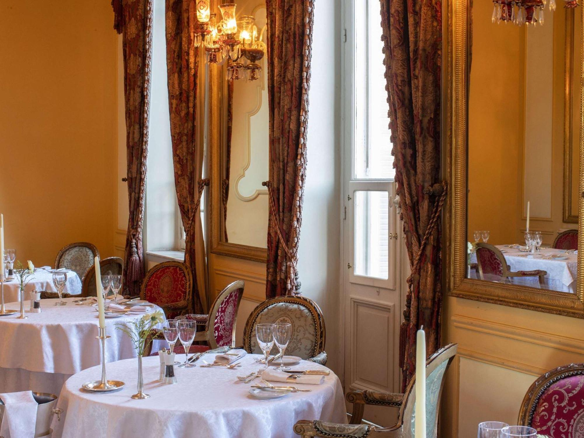 Pavillon Winter Luxor Hotel Екстериор снимка Restaurant
