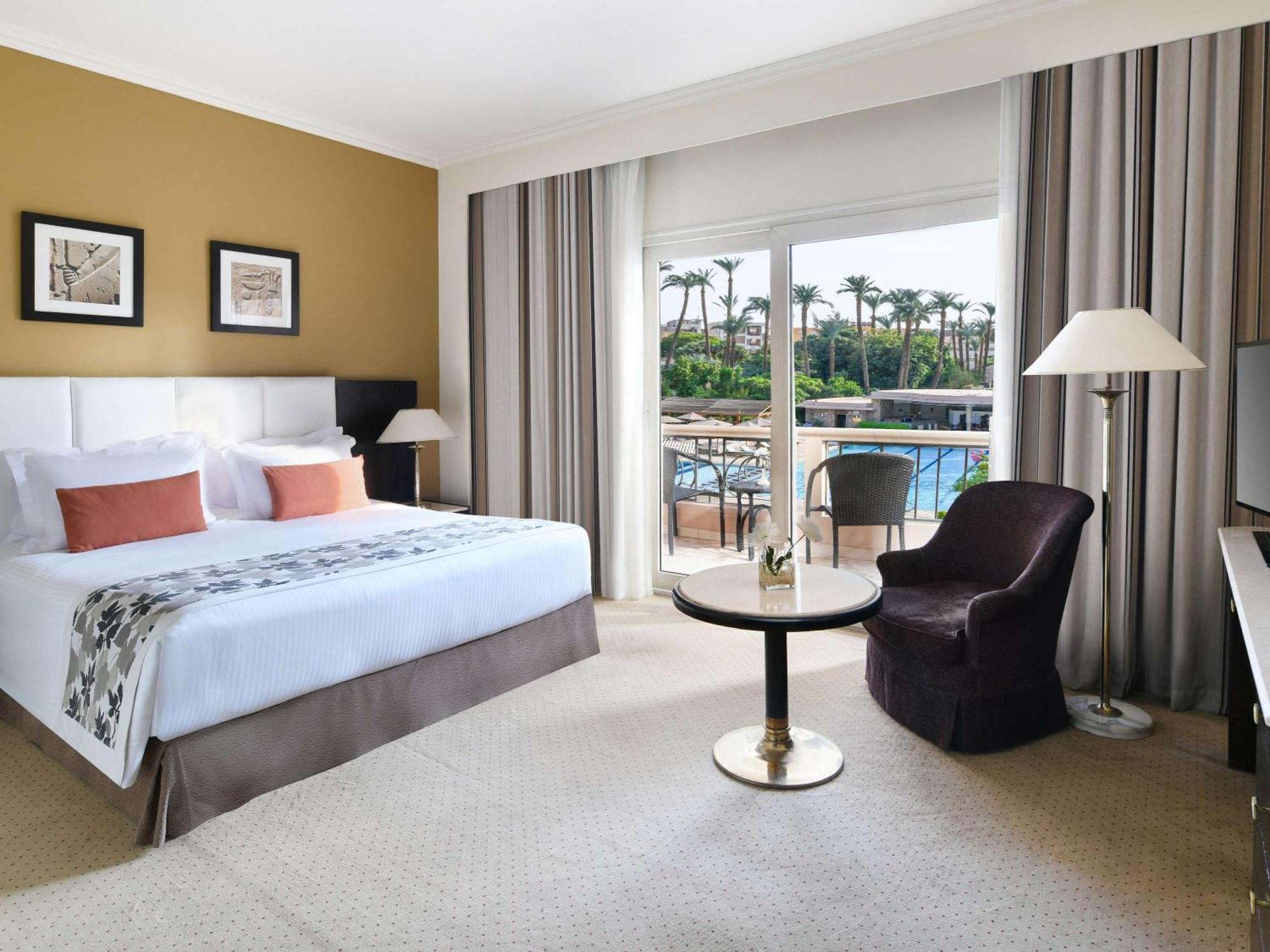 Pavillon Winter Luxor Hotel Екстериор снимка