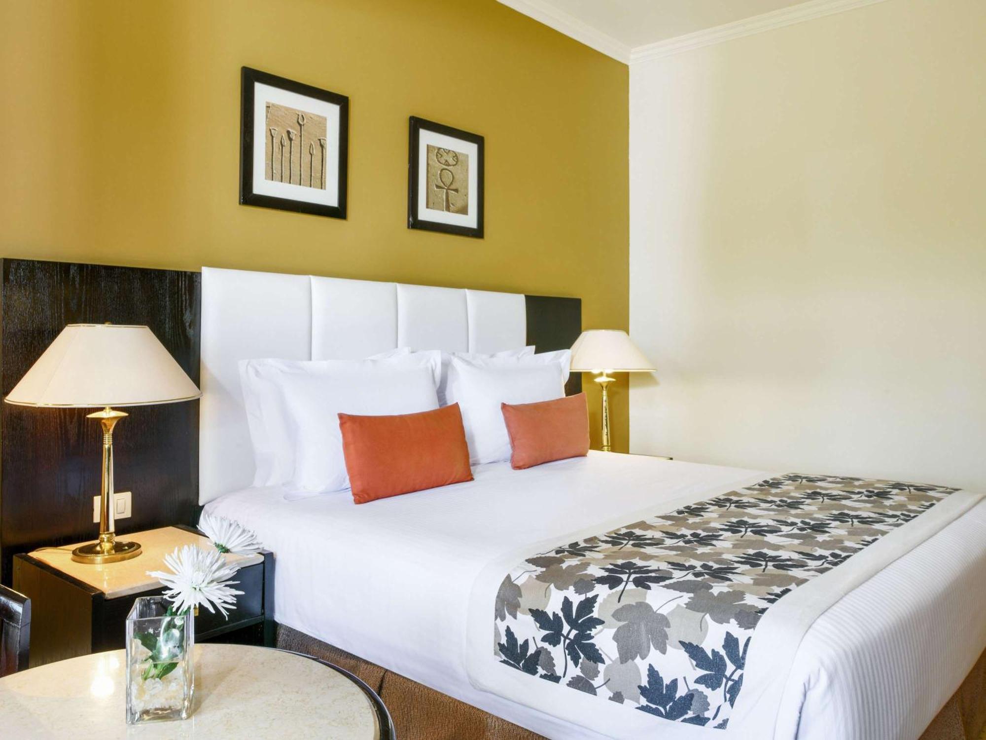 Pavillon Winter Luxor Hotel Екстериор снимка