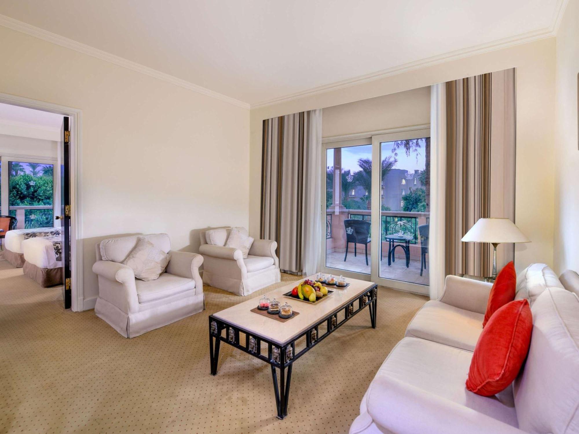 Pavillon Winter Luxor Hotel Екстериор снимка