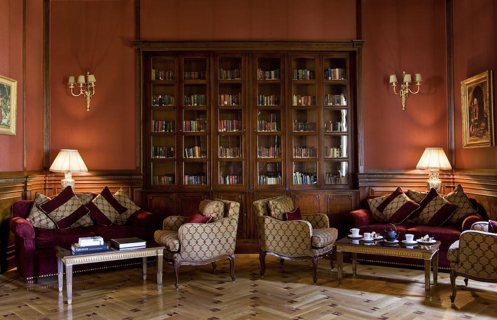 Pavillon Winter Luxor Hotel Екстериор снимка Library