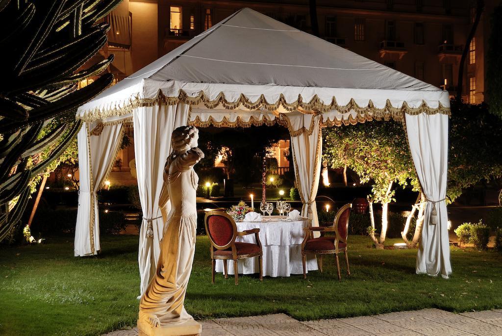 Pavillon Winter Luxor Hotel Екстериор снимка A tent at the hotel